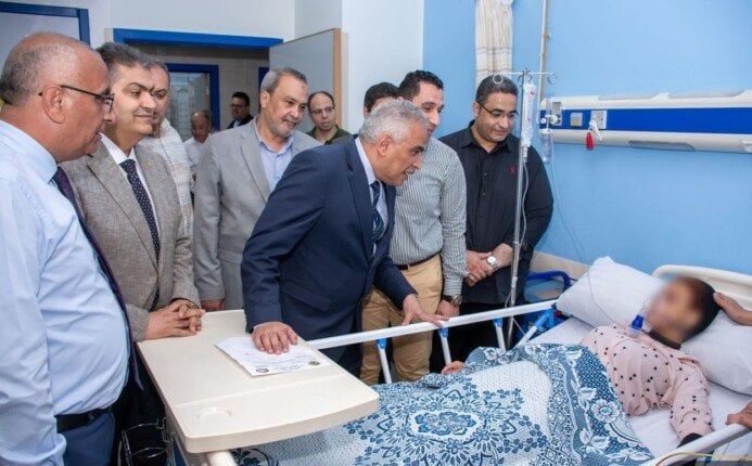 رئيس جامعة طنطا يزور طالبات كلية علوم الرياضة للاطمئنان على حالتهم الصحية رئيس جامعة طنطا يزور طالبات كلية علوم الرياضة للاطمئنان على حالتهم الصحية