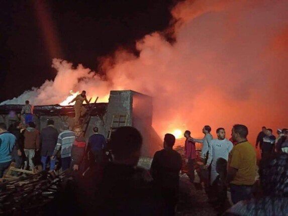 التحقيقات تكشف سبب اندلاع حريق مخزن في عين شمس التحقيقات تكشف سبب اندلاع حريق مخزن في عين شمس