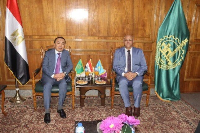 محافظ القليوبية يستقبل سفير كازاخستان لبحث آفاق التعاون وتوأمة المدن محافظ القليوبية يستقبل سفير كازاخستان لبحث آفاق التعاون وتوأمة المدن