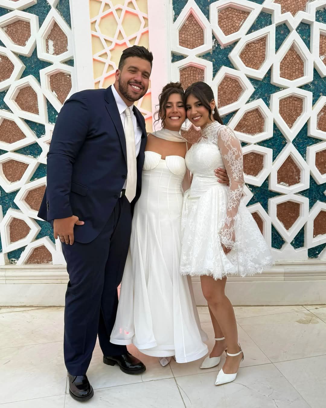 مايان السيد تحتفل بالعروسين