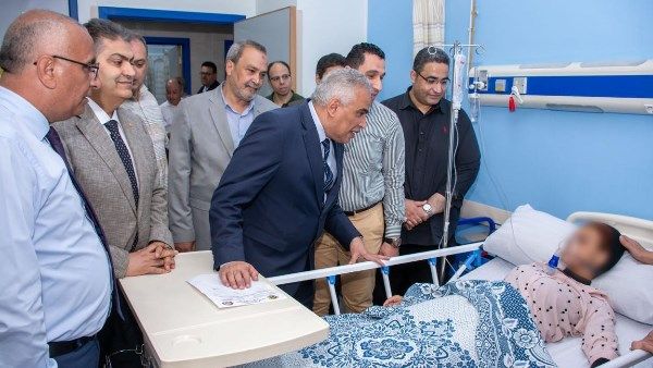 تعرضن للإغماء..رئيس جامعة طنطا يطمئن على طالبات كلية التربية الرياضية..صور تعرضن للإغماء..رئيس جامعة طنطا يطمئن على طالبات كلية التربية الرياضية..صور