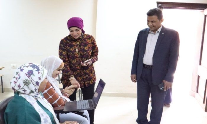 جولة تفقدية لرئيس جامعة الأقصر لمتابعة سير امتحانات الفصل الدراسي الثاني بكلية الألسن جولة تفقدية لرئيس جامعة الأقصر لمتابعة سير امتحانات الفصل الدراسي الثاني بكلية الألسن