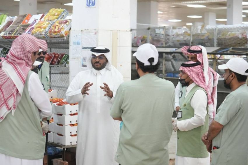 *مدير عام فرع البيئة بتبوك يتفقد أسواق النفع العام استعدادًا لموسم عيد الأضحى* *مدير عام فرع البيئة بتبوك يتفقد أسواق النفع العام استعدادًا لموسم عيد الأضحى*