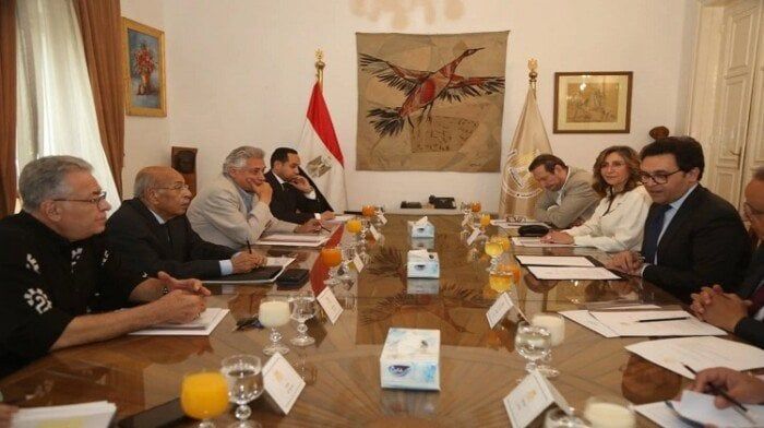 وزير الثقافة يجتمع بلجنة اختيار الرئيس الجديد لأكاديمية الفنون