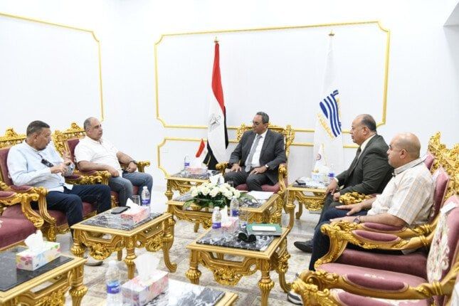 محافظ قنا يبحث مع قيادات «النقل النهري» إجراءات ترخيص مراسي حتحور ودندرة لتيسير حركة النقل بين ضفتي النيل محافظ قنا يبحث مع قيادات «النقل النهري» إجراءات ترخيص مراسي حتحور ودندرة لتيسير حركة النقل بين ضفتي النيل