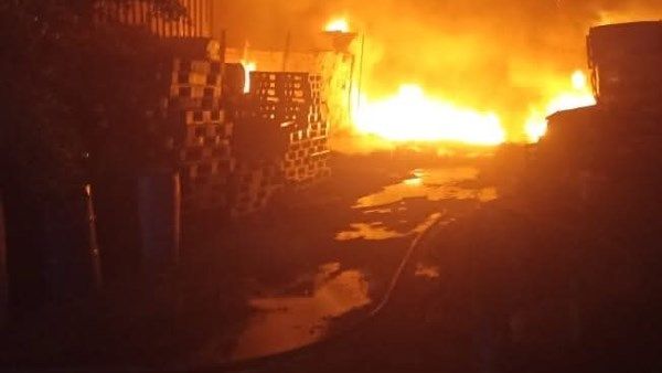 الحماية المدنية تسيطر.. سلسلة حرائق تلتهم المحافظات دون خسائر بشرية الحماية المدنية تسيطر.. سلسلة حرائق تلتهم المحافظات دون خسائر بشرية