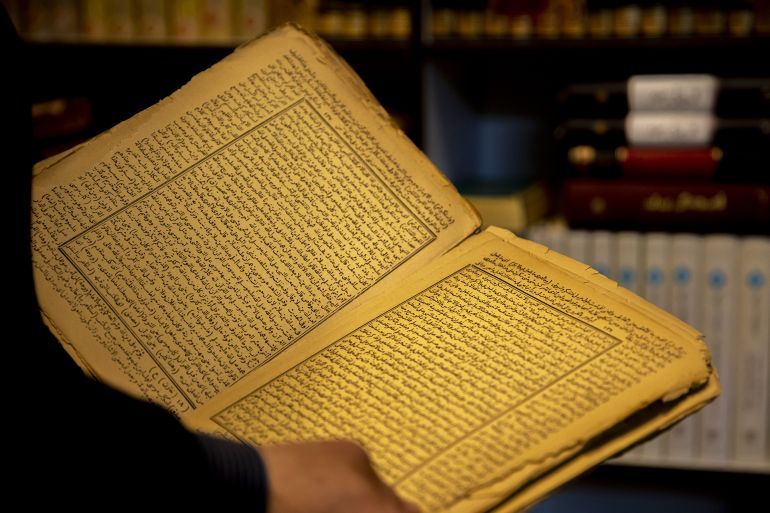 تحتفظ إحدى التكايا في محافظة أربيل بإقليم كردستان في شمال العراق، بمخطوطات أثرية، تضم قصائد للشاعر