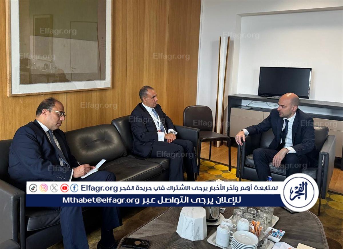 وزير الخارجية والهجرة يبحث مع نظيره الفرنسي إدخال المساعدات الإنسانية إلى غزة
