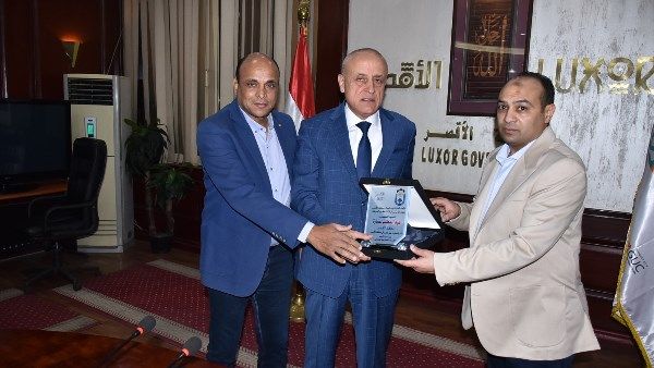 محافظ الأقصر يلتقى اتحاد شباب العمال لبحث التعاون في المبادرات الخدمية محافظ الأقصر يلتقى اتحاد شباب العمال لبحث التعاون في المبادرات الخدمية