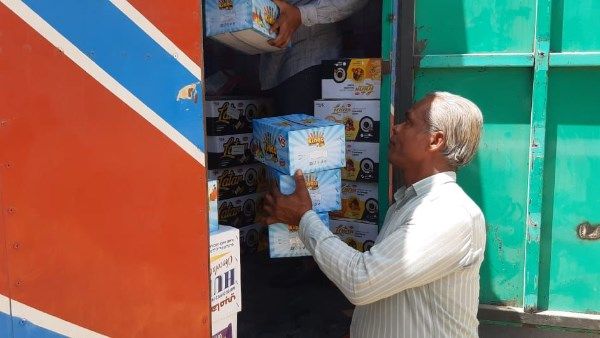 تموين الأقصر تضبط 9000 قطعة شيكولاته ولوليتا مجهولة المصدر تموين الأقصر تضبط 9000 قطعة شيكولاته ولوليتا مجهولة المصدر