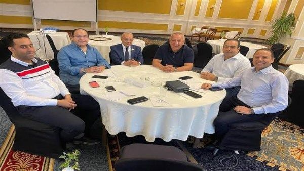 نواب بورسعيد يرفضون استقالة كامل أبو علي ويدعمون استمراره في رئاسة النادي المصري نواب بورسعيد يرفضون استقالة كامل أبو علي ويدعمون استمراره في رئاسة النادي المصري