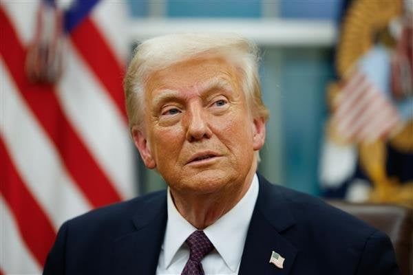 «وول ستريت» تهبط بعد تهديد ترامب بفرض رسوم جمركية جديدة على الاتحاد الأوروبي و أبل «وول ستريت» تهبط بعد تهديد ترامب بفرض رسوم جمركية جديدة على الاتحاد الأوروبي و أبل