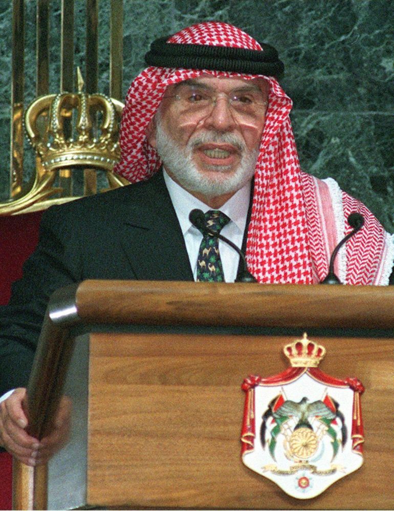 King Hussein of Jordan addresses the opening session of the country's newly elected parliament in Amman 29 November 1997. The king blamed Israel for the deadlock in the Middle East peace process and warned fellow Arab nations that they should present a united front in the battle for peace. (Photo by JAMAL NASRALLAH / AFP)