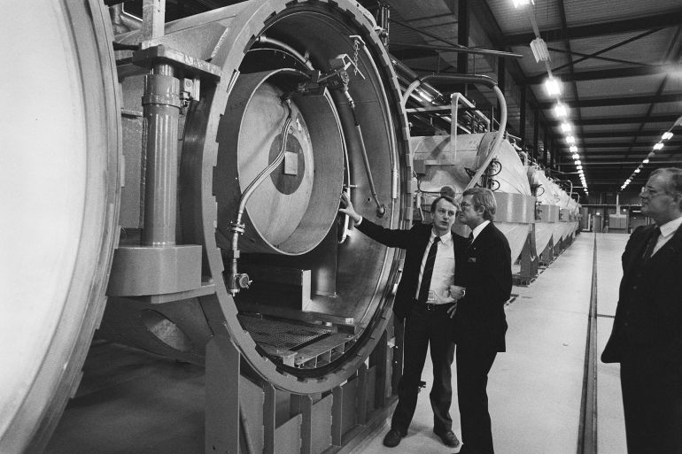Mr. Pieter van Vollenhoven visits KCN/Urenco; Pieter van Vollenhoven receives explanation in the gas treatment room, 9 October 1984, visits, machines, The Netherlands, 20th century press agency photo, news to remember, documentary, historic photography 1945-1990, visual stories, human history of the Twentieth Century, capturing moments in time. (Photo by: Sepia Times/ Universal Images Group via Getty Images)