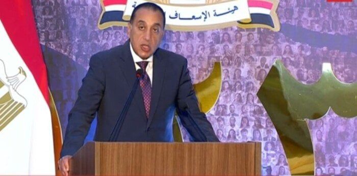 رئيس الوزراء يستعرض تجربة حية لتلقي هيئة الإسعاف شكوى من أحد المواطنين رئيس الوزراء يستعرض تجربة حية لتلقي هيئة الإسعاف شكوى من أحد المواطنين