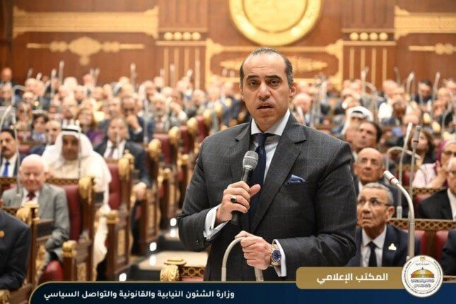وزير الشئون النيابية أمام مجلس الشيوخ: القانون يدعم مبدأ الحرية الشخصية للمرشحين في اختيار الدائرة وزير الشئون النيابية أمام مجلس الشيوخ: القانون يدعم مبدأ الحرية الشخصية للمرشحين في اختيار الدائرة