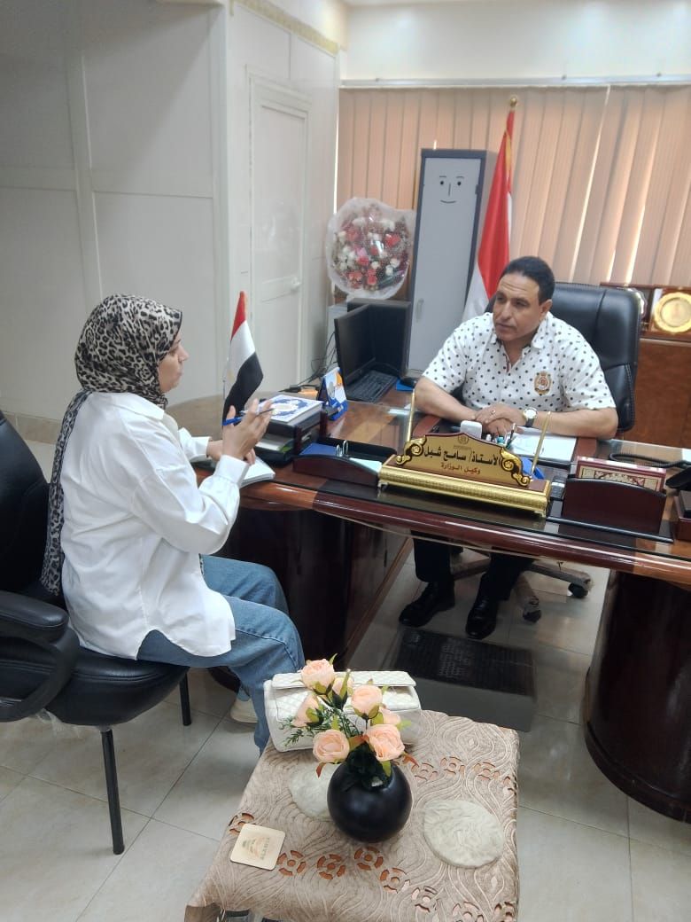 محررة الفجر خلال حوار وكيل وزارة التموين بالفيوم