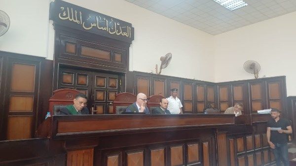 صفّوه بـ26 طلقة.. رئيس جنايات أسيوط قبل إحالة المتهمين للمفتي: المحكمة ترد العدول إلى أهله صفّوه بـ26 طلقة.. رئيس جنايات أسيوط قبل إحالة المتهمين للمفتي: المحكمة ترد العدول إلى أهله