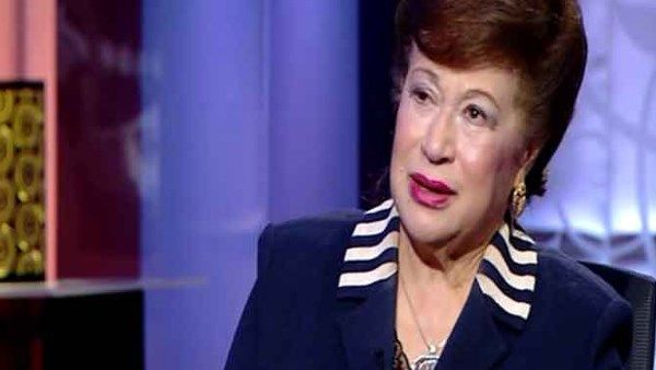 أحد أفراد عائلتها المتهم.. بلاغ بالسرقة يكشف مغاردة نوال الدجوي
