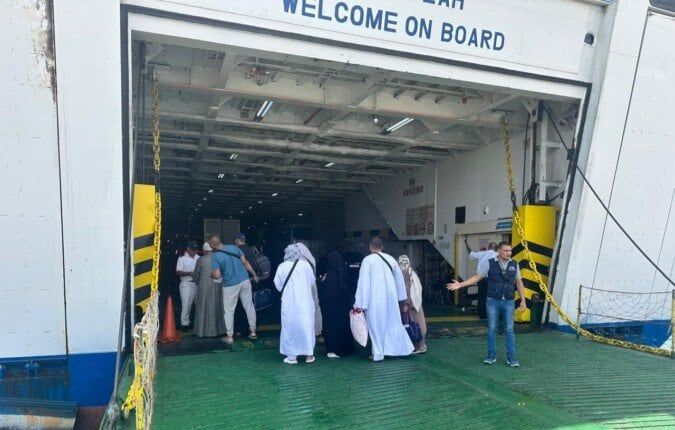 مغادرة 400 حاج من حجاج البر عبر ميناء نويبع مغادرة 400 حاج من حجاج البر عبر ميناء نويبع