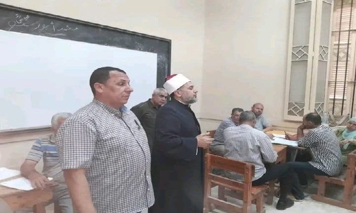 رئيس المنطقة الأزهرية بالشرقية يتفقد أعمال التصحيح بكنترول الشهادتين الإعدادية والابتدائية رئيس المنطقة الأزهرية بالشرقية يتفقد أعمال التصحيح بكنترول الشهادتين الإعدادية والابتدائية