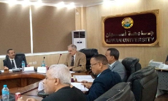 مجلس جامعة أسوان يناقش مستجدات العملية التعليمية ويدعم المبادرات الرئاسية مجلس جامعة أسوان يناقش مستجدات العملية التعليمية ويدعم المبادرات الرئاسية