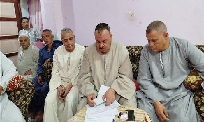 صلح تاريخي ينهي خصومة ثأرية بين عائلتين بمركز إطسا صلح تاريخي ينهي خصومة ثأرية بين عائلتين بمركز إطسا