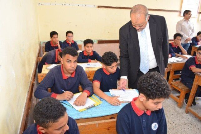 مدير «تعليم بورسعيد» يُشيد بانضباط وهدوء امتحانات النقل بمدارس بورفؤاد مدير «تعليم بورسعيد» يُشيد بانضباط وهدوء امتحانات النقل بمدارس بورفؤاد