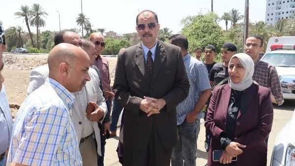محافظ سوهاج يتفقد شارع طراد النيل بأخميم بعد أعمال الرصف والتجميل محافظ سوهاج يتفقد شارع طراد النيل بأخميم بعد أعمال الرصف والتجميل