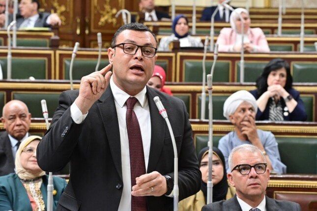 جدل حول تعميم عداد المياه.. ووزير الإسكان يكشف عن إجراءات لتنبيه المستهلك جدل حول تعميم عداد المياه.. ووزير الإسكان يكشف عن إجراءات لتنبيه المستهلك