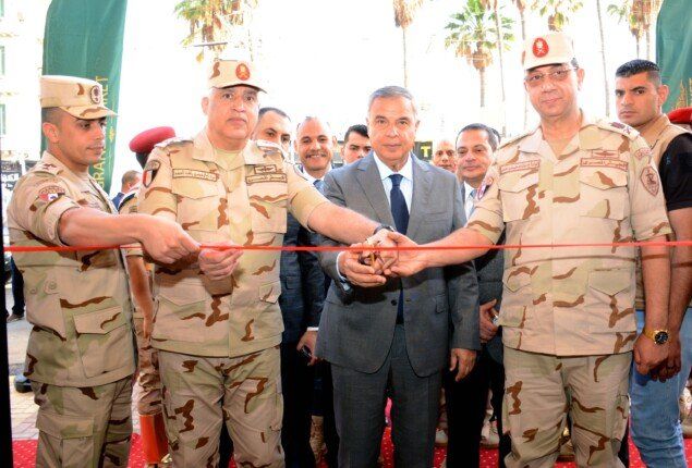 القوات المسلحة تفتتح عددًا من المجمعات الخدمية بعد انتهاء أعمال التطوير القوات المسلحة تفتتح عددًا من المجمعات الخدمية بعد انتهاء أعمال التطوير