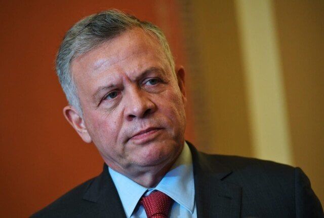 العاهل الأردني يؤكد أهمية تحقيق السلام العادل والشامل وفقا لحل الدولتين العاهل الأردني يؤكد أهمية تحقيق السلام العادل والشامل وفقا لحل الدولتين