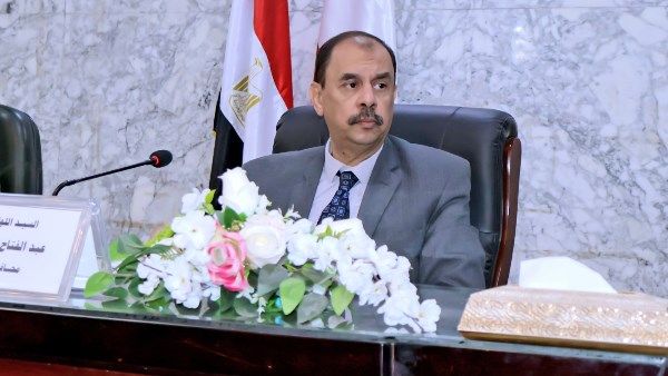 محافظ سوهاج يبحث استعدادات المحافظة لاستقبال عيد الأضحى المبارك محافظ سوهاج يبحث استعدادات المحافظة لاستقبال عيد الأضحى المبارك
