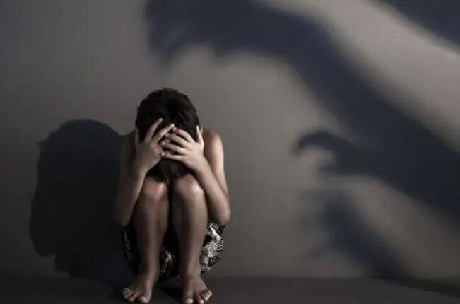 عاطل يستدرج طفلا من ذوي الهمم لهتك عرضه بالمطرية عاطل يستدرج طفلا من ذوي الهمم لهتك عرضه بالمطرية