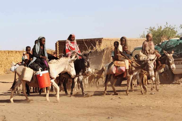 نازحون فروا من الفاشر الي مدينة طويلة https://www.sudanakhbar.com/1511403