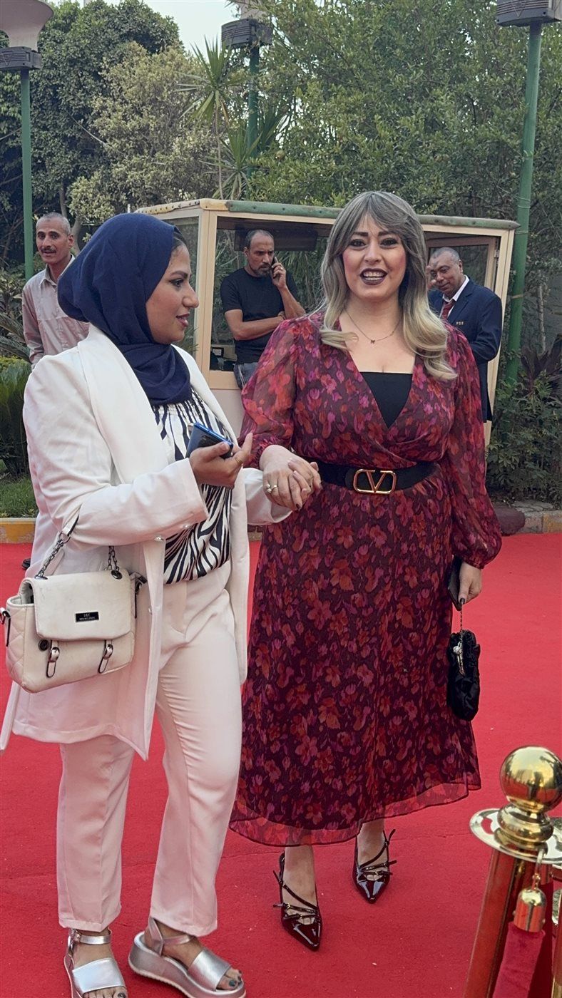 الفنانة هند عاكف