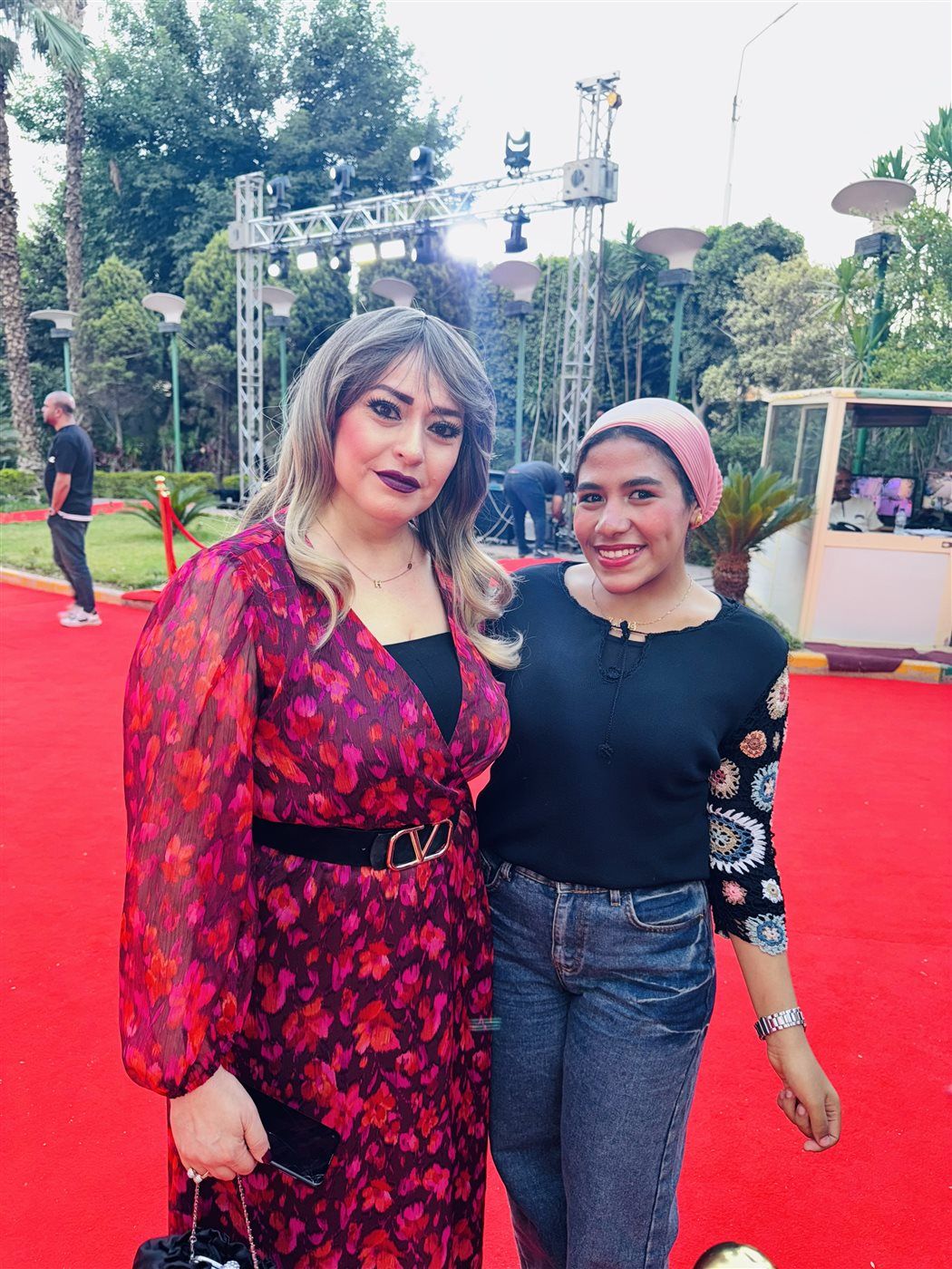 الفنانة هند عاكف ومراسلة الفجر فاطمة أسامة