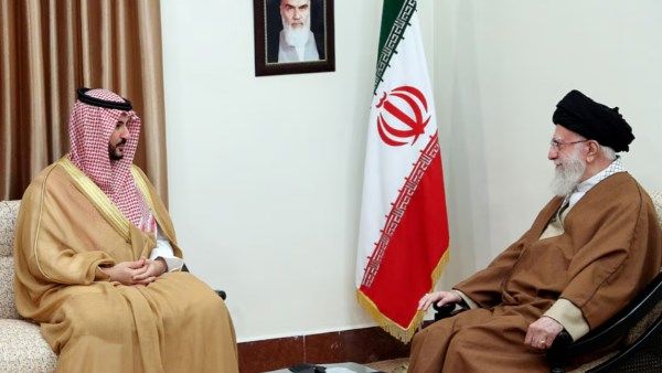 خذوا عرض ترامب على محمل الجد.. السعودية توجه تحذيرا عاجلا إلى إيران خذوا عرض ترامب على محمل الجد.. السعودية توجه تحذيرا عاجلا إلى إيران