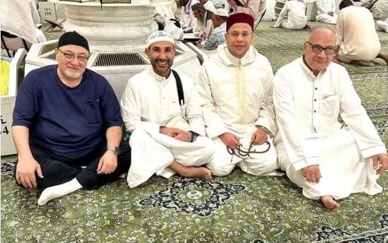 برفقة الجندي والهلالي.. أحمد سعد ينشر صورته داخل المسجد النبوي استعدادًا للحج برفقة الجندي والهلالي.. أحمد سعد ينشر صورته داخل المسجد النبوي استعدادًا للحج