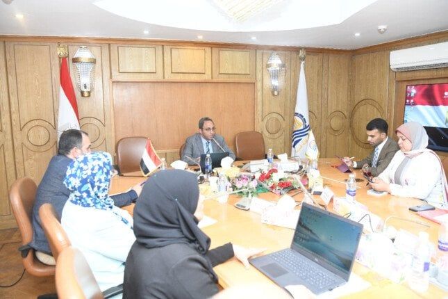 محافظ قنا يعقد اجتماعًا موسعًا لمتابعة تنفيذ مبادرة اليونسكو «أنا مدينةُ تعلُّم» محافظ قنا يعقد اجتماعًا موسعًا لمتابعة تنفيذ مبادرة اليونسكو «أنا مدينةُ تعلُّم»