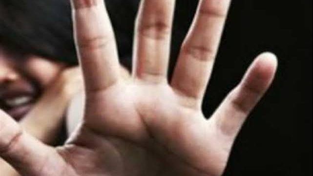 بعد مشاجرة على الأجرة.. سائق يتحرش بفتاة في القطامية بعد مشاجرة على الأجرة.. سائق يتحرش بفتاة في القطامية