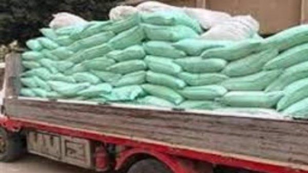 ضبط 7 أطنان دقيق مدعم قبل بيعها بالسوق السوداء ضبط 7 أطنان دقيق مدعم قبل بيعها بالسوق السوداء