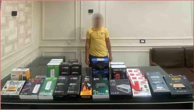 الداخلية تداهم محل لبيع أجهزة الريسيفر المعُدة لفك شفرات القنوات الفضائية الداخلية تداهم محل لبيع أجهزة الريسيفر المعُدة لفك شفرات القنوات الفضائية