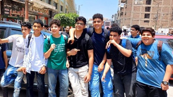 فرحة وزغاريد احتفالا بانتهاء امتحانات الشهادة الإعدادية بالقليوبية .. شاهد فرحة وزغاريد احتفالا بانتهاء امتحانات الشهادة الإعدادية بالقليوبية .. شاهد