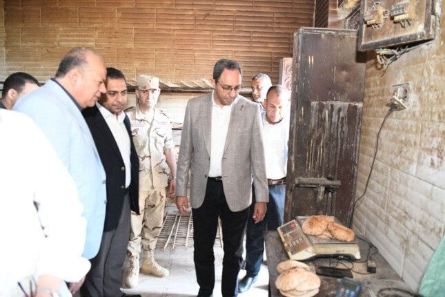 محافظ قنا يتفقد المخابز ومنافذ بيع اللحوم ويفاجئ مستشفى حميات نجع حمادي محافظ قنا يتفقد المخابز ومنافذ بيع اللحوم ويفاجئ مستشفى حميات نجع حمادي
