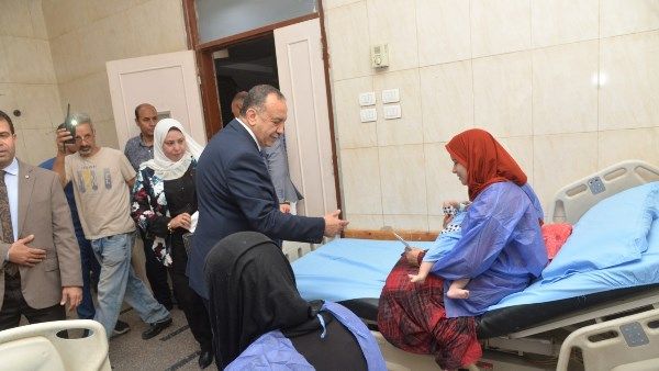 محافظ أسيوط يزور المستشفيات لتهنئة المرضى بعيد الأضحى محافظ أسيوط يزور المستشفيات لتهنئة المرضى بعيد الأضحى