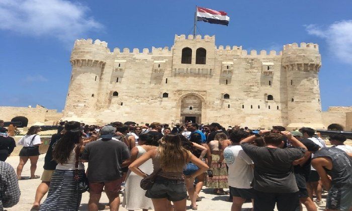 إقبال كبير على قلعة قايتباي بالإسكندرية في رابع أيام عيد الأضحى المبارك إقبال كبير على قلعة قايتباي بالإسكندرية في رابع أيام عيد الأضحى المبارك
