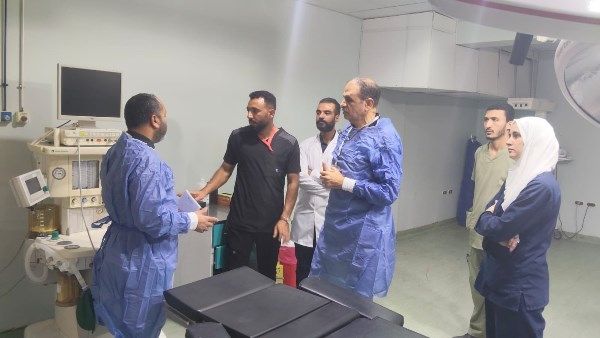 خبير عالمي في جراحات الجهاز الهضمي يزور مستشفى طنطا العام خبير عالمي في جراحات الجهاز الهضمي يزور مستشفى طنطا العام