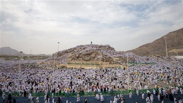 العلاقات الإنسانية بوزارة الداخلية تفوج أسر الشهداء إلى المدينة المنورة العلاقات الإنسانية بوزارة الداخلية تفوج أسر الشهداء إلى المدينة المنورة