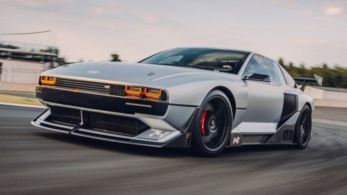تجمع بين أصالة السبعينات وتقنيات المستقبل.. سيارة هيونداي Pony Coupe تجمع بين أصالة السبعينات وتقنيات المستقبل.. سيارة هيونداي Pony Coupe